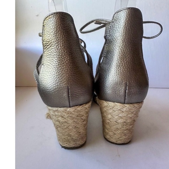 Vionic Gray Cream Calypso Wedge Sandals with Modern T-Strap - Picture 11 of 14